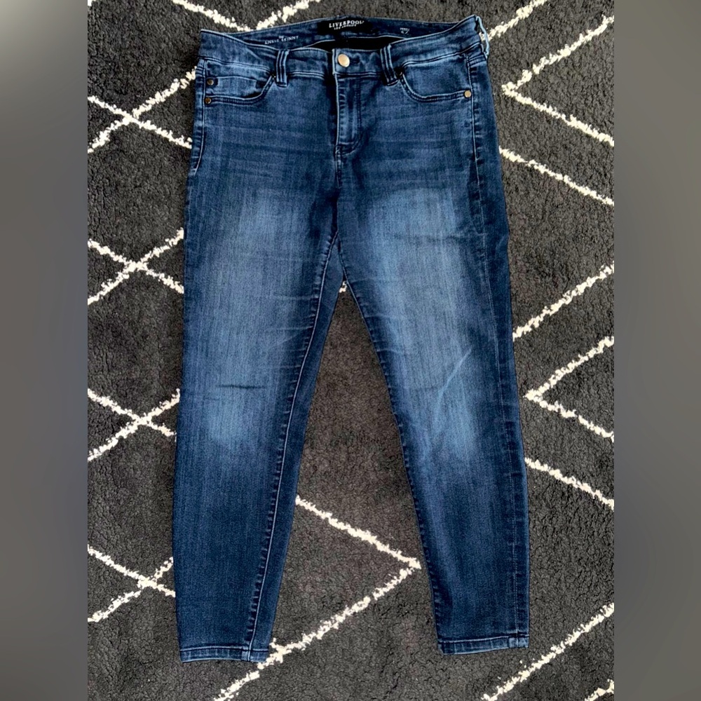 ⚽️3/$45 
Liverpool the ankle skinny jeans